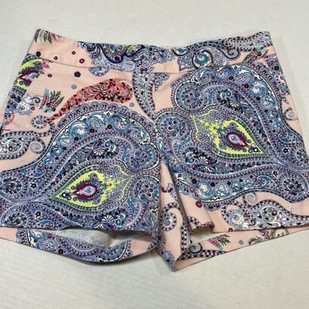 ✨BOGO FREE✨ Express women’s paisley print shorts. Size 0.
